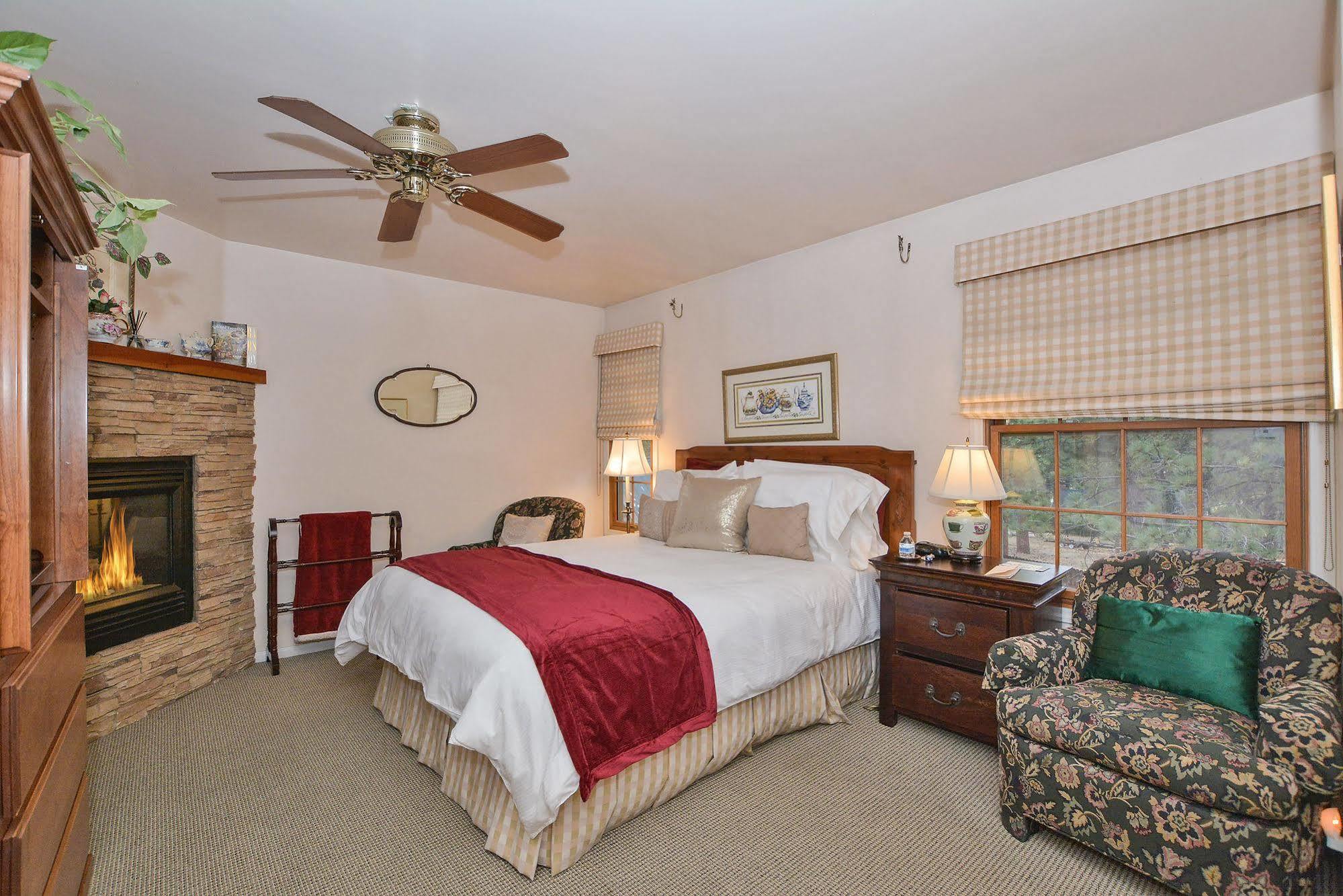 Alpenhorn Bed And Breakfast Big Bear Lake Eksteriør bilde